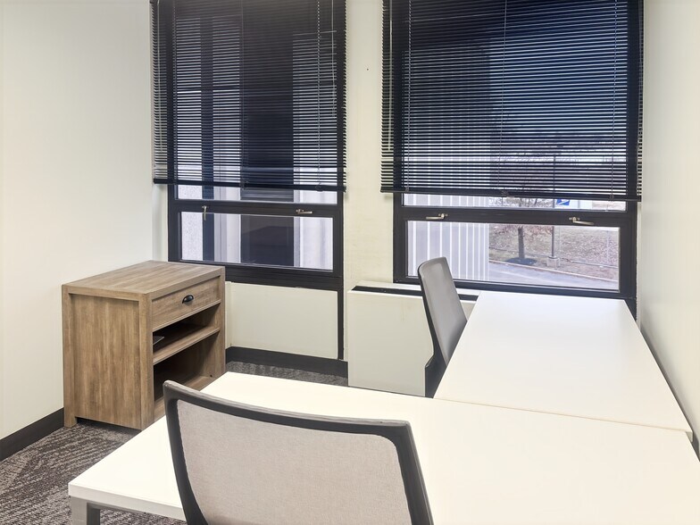 More Photos Of 555 Broadhollow Rd, Melville Coworking Space