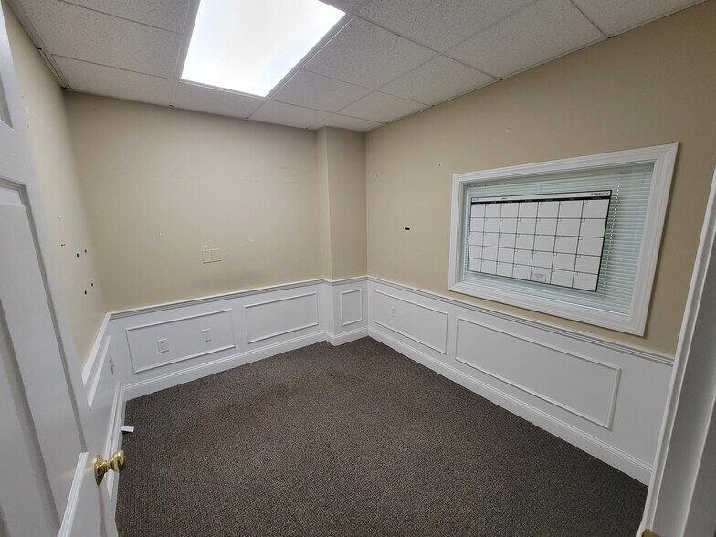 More Photos Of 34 Chelmsford St, Chelmsford Medical For Lease