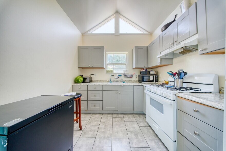 More Photos Of 100 1/2 Kingston Ave, Port Jervis Apartments For Sale