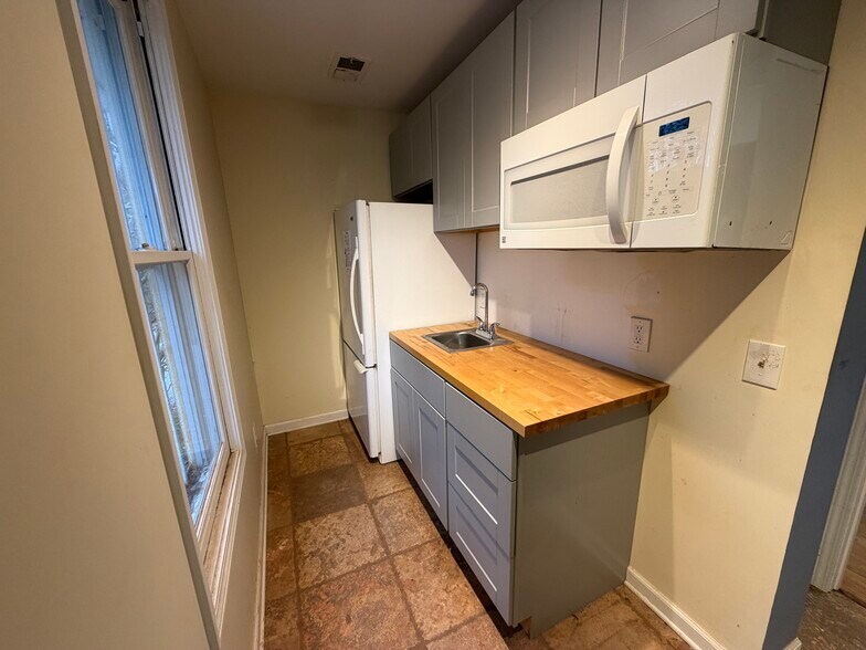 More Photos Of 113 Foster Lake Rd, Dallas General Retail For Lease