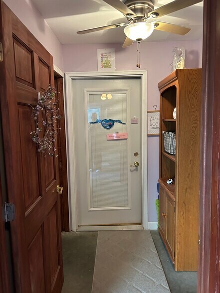 More Photos Of 1011 Market St, Hermann General Retail For Sale