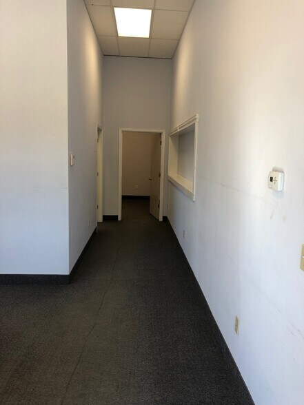 More Photos Of 800 Research Dr, Woodland Park Light Distribution For Lease