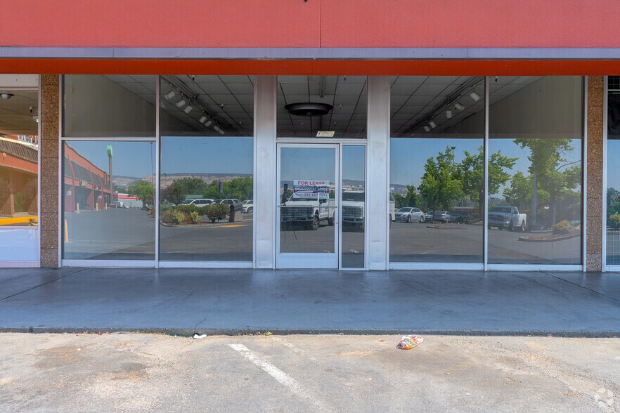 More Photos Of 1815-1985 Oro Dam Blvd E, Oroville Department Store For Sale
