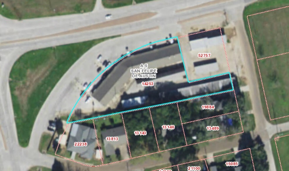 More Photos Of 418 Highway 90 W, Sealy Storefront For Sale