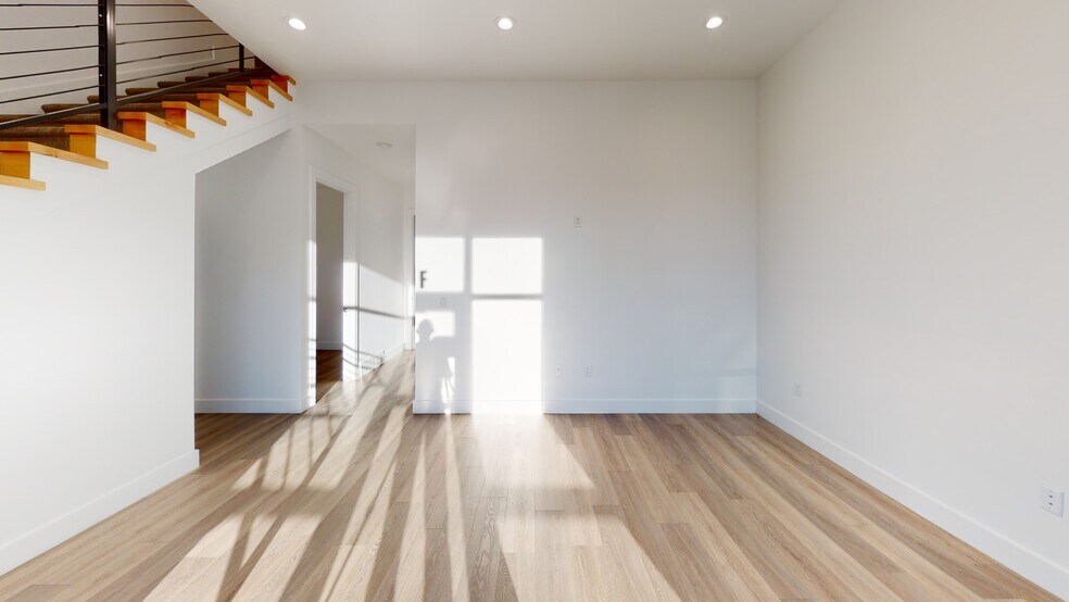 More Photos Of 752 2250 West, Springville Warehouse For Lease