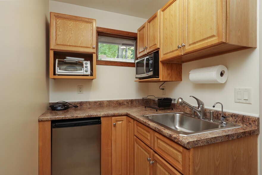 More Photos Of 1431 Raritan Rd, Clark Office For Sale