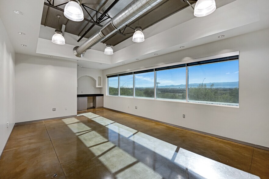 More Photos Of 1850 E Riverview Dr, Phoenix Manufacturing For Lease