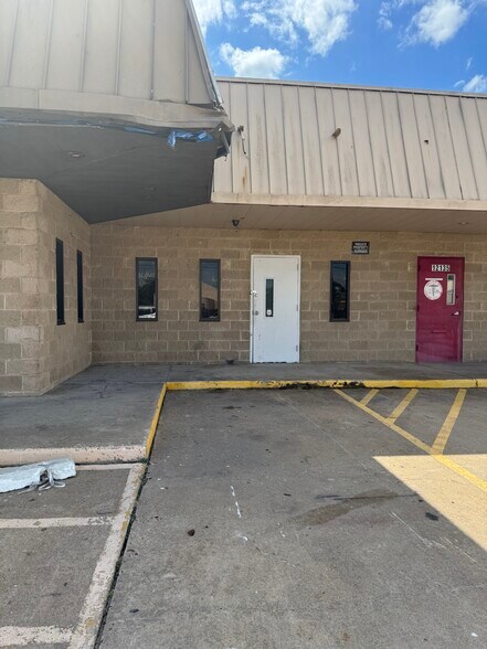 Primary Photo Of 12135 Bissonnet St, Houston Storefront Retail Office For Lease