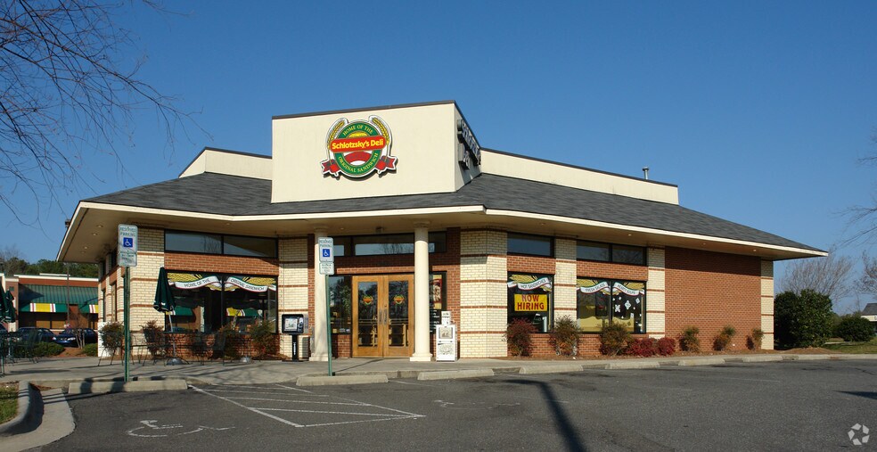 More Photos Of 906 Us-64 Hwy W, Apex Fast Food For Lease
