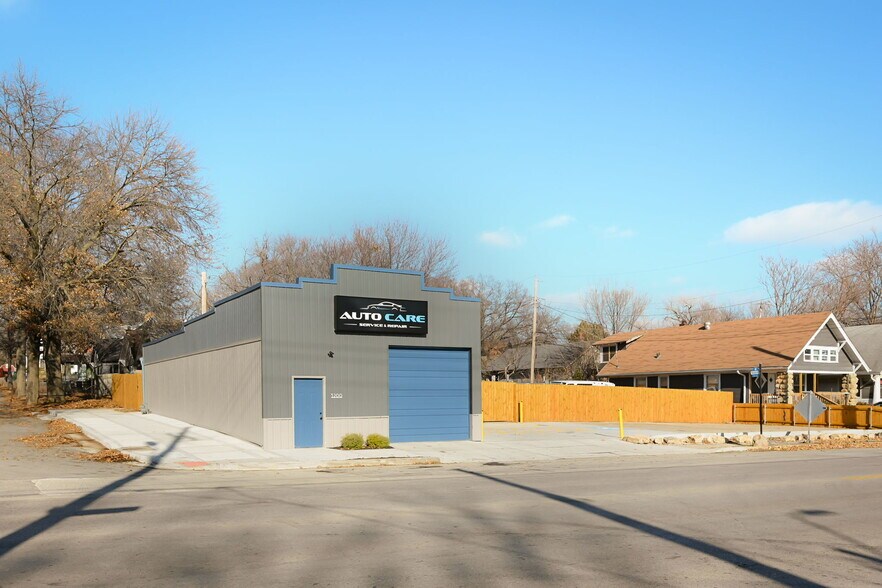 Primary Photo Of 3200 E 31st St, Kansas City Freestanding For Sale