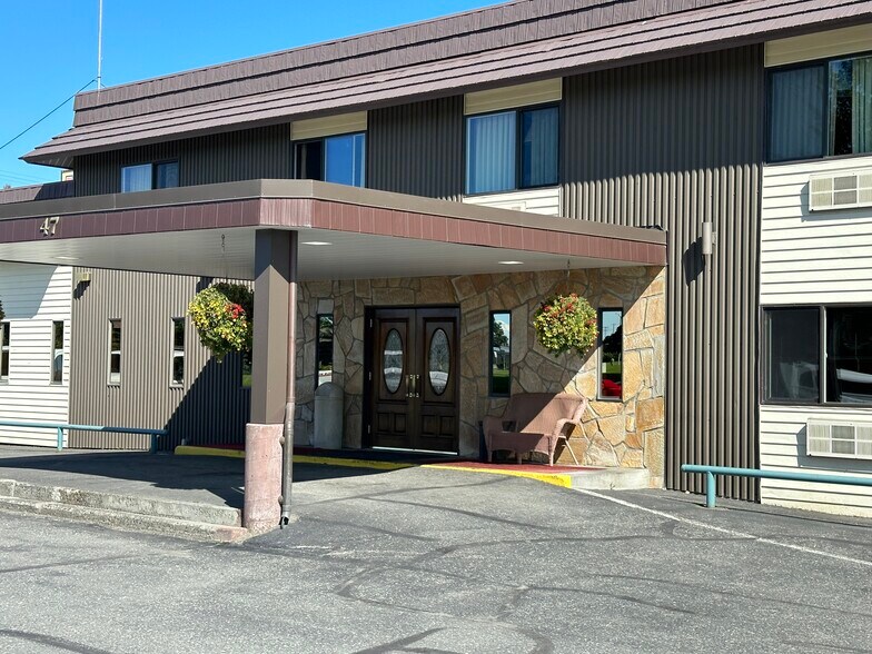 More Photos Of 10821 Kenai Spur Hwy, Kenai Hotel For Sale