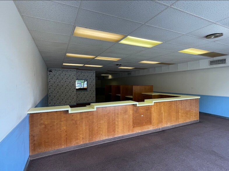 More Photos Of 420-426 11th St, Columbus Storefront For Sale