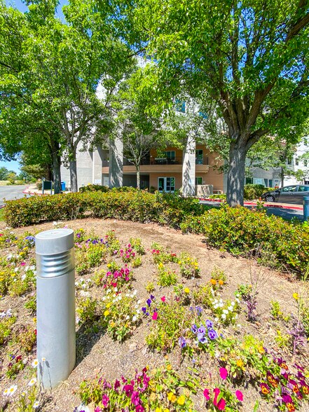 More Photos Of 1600 Creekside Dr, Folsom Medical For Lease