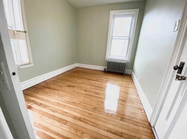 More Photos Of 36-31 30th St, Astoria Apartments For Sale