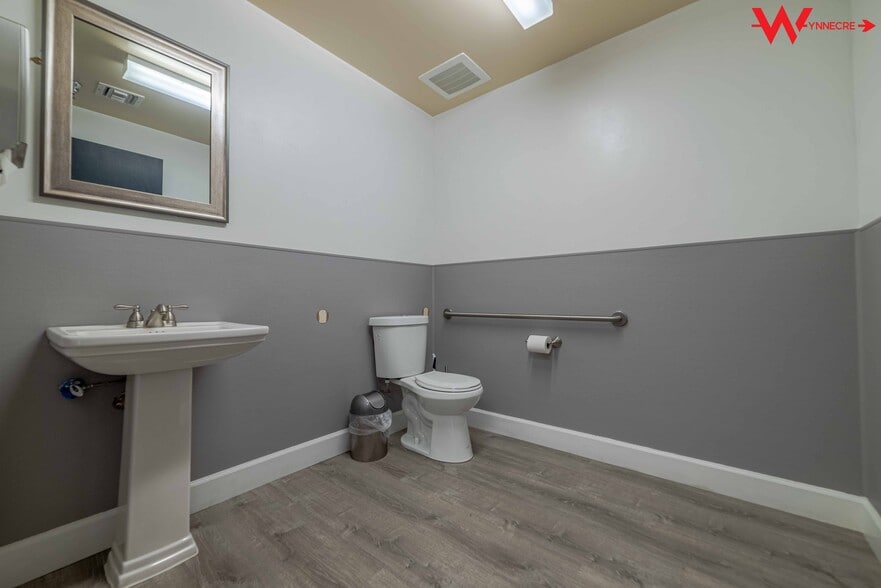 More Photos Of 1221 Puerta Del Sol, San Clemente Warehouse For Lease