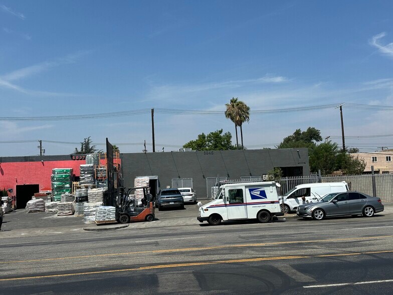 Primary Photo Of 6837-6845 Lankershim Blvd, North Hollywood Warehouse For Lease