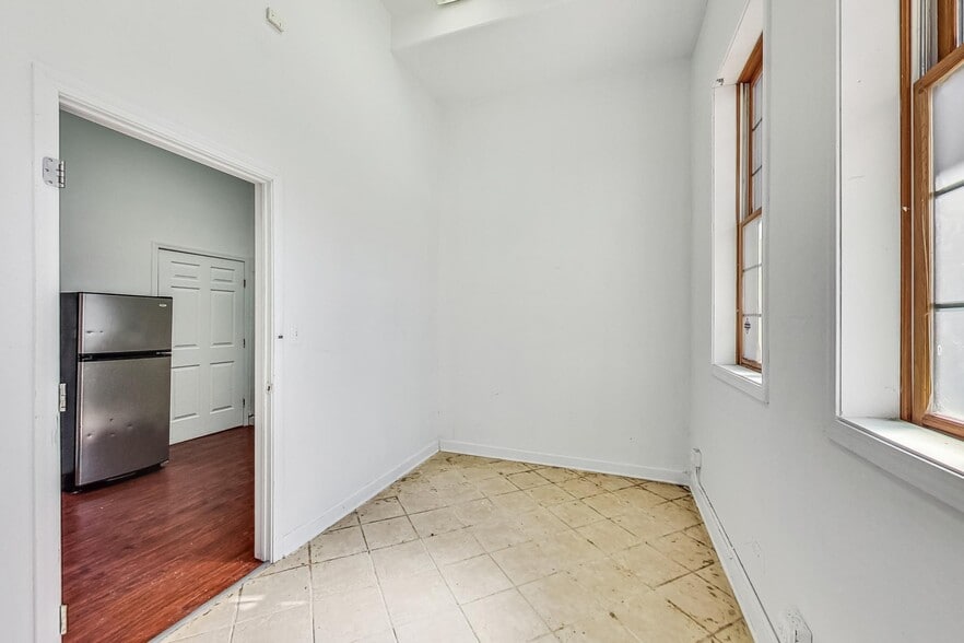 More Photos Of 2650 N Halsted St, Chicago Storefront Retail Residential For Lease