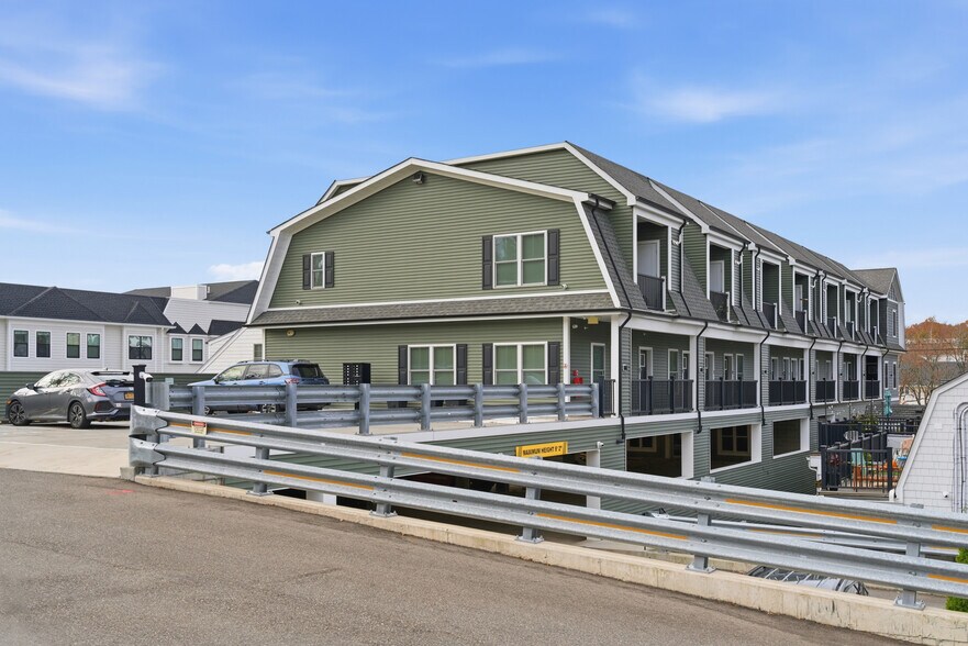 More Photos Of 1080 New York Ave, Huntington Station Apartments For Sale