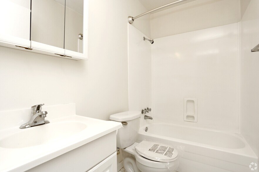 More Photos Of 2275 Grove Way, Castro Valley Apartments For Sale