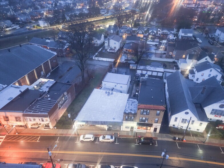 More Photos Of 238 Stuyvesant Ave, Lyndhurst Flex For Sale