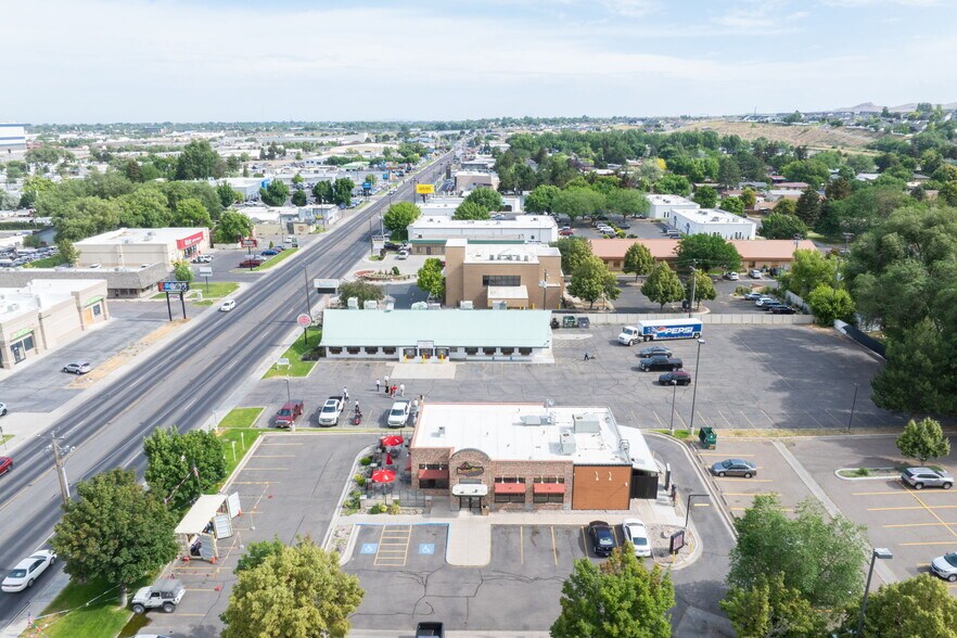More Photos Of 1138 Yellowstone, Pocatello Restaurant For Sale