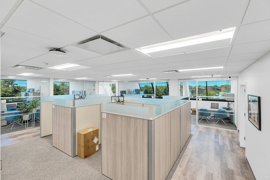 More Photos Of 1000 Woodbury Rd, Woodbury Office For Lease