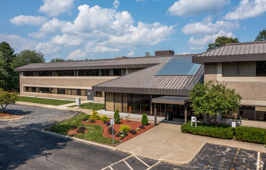 Primary Photo Of 2 Omni Way, Chelmsford Office For Lease