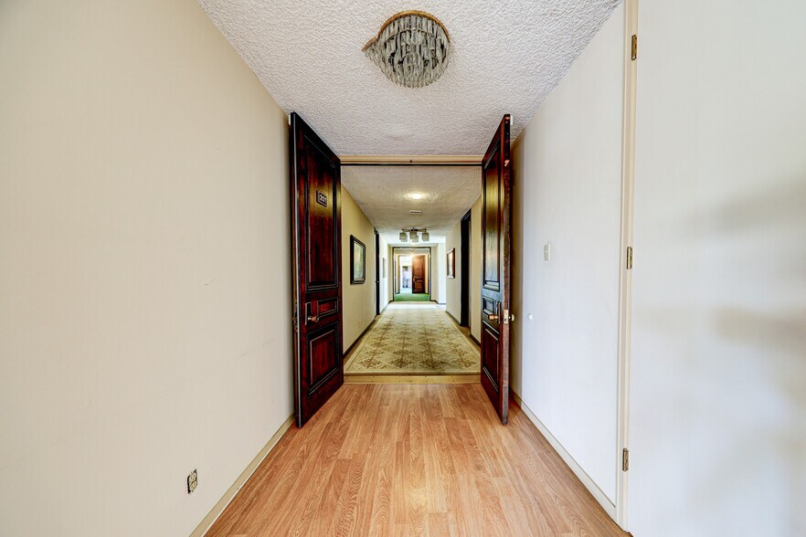 More Photos Of 3200 21st St, Bakersfield Office For Sale