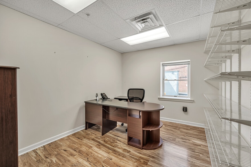 More Photos Of 815 Greenwood Ave, Jenkintown Medical For Sale