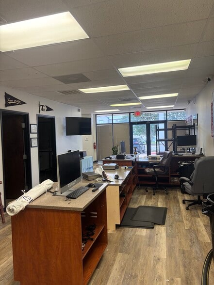 More Photos Of 1101-1105 University Dr E, College Station Medical For Lease