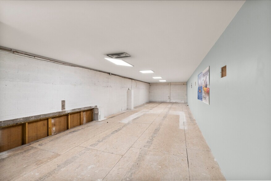 More Photos Of 1923 Old Eastern Ave, Essex Service For Lease