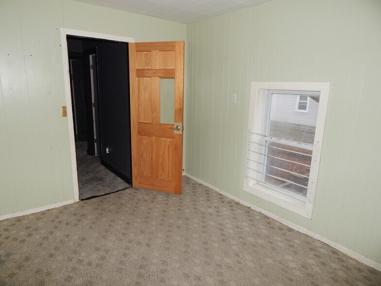 More Photos Of 83 Main St, Deep River General Retail For Lease