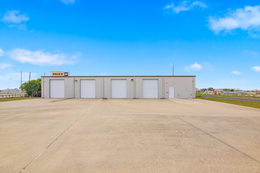 More Photos Of 512 Hartman Rd, Victoria Warehouse For Sale
