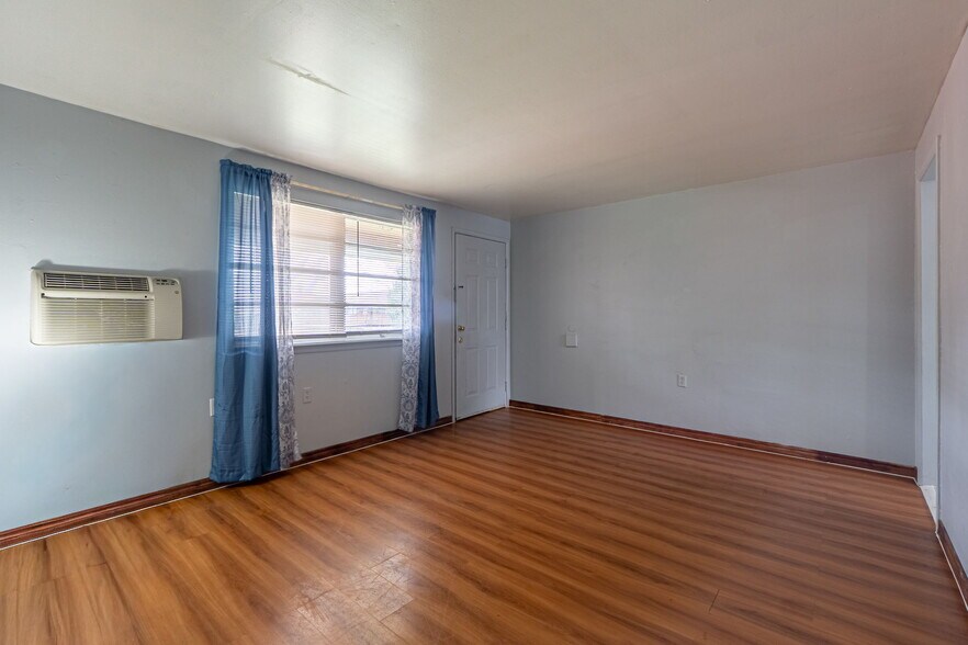 More Photos Of 3136 SW 59th St, Oklahoma City Apartments For Sale