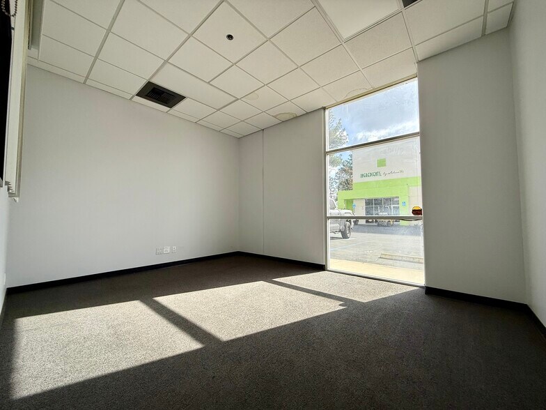 More Photos Of 5549 Brooks St, Montclair Warehouse For Lease