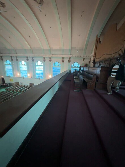More Photos Of 5001 S Hermitage Ave, Chicago Religious Facility For Sale