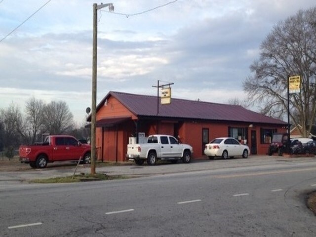 Primary Photo Of 926 Friendship Rd, Seneca Convenience Store For Lease