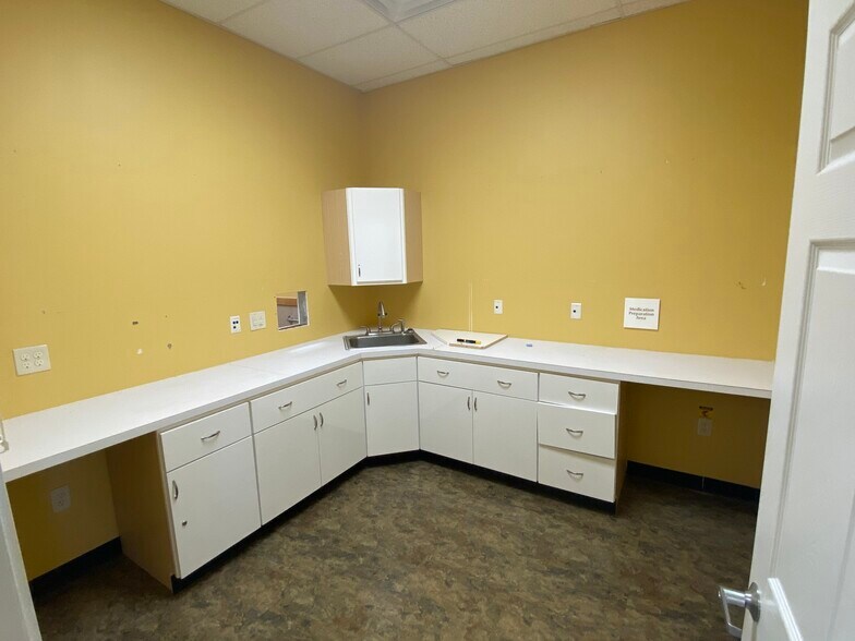 More Photos Of 938 Wurzbach Pky, San Antonio Freestanding For Lease
