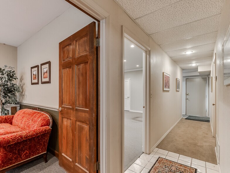 More Photos Of 1420 Linwood Blvd, Oklahoma City Office For Sale