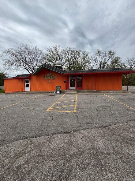 More Photos Of 4492 Richfield Rd, Flint Restaurant For Sale