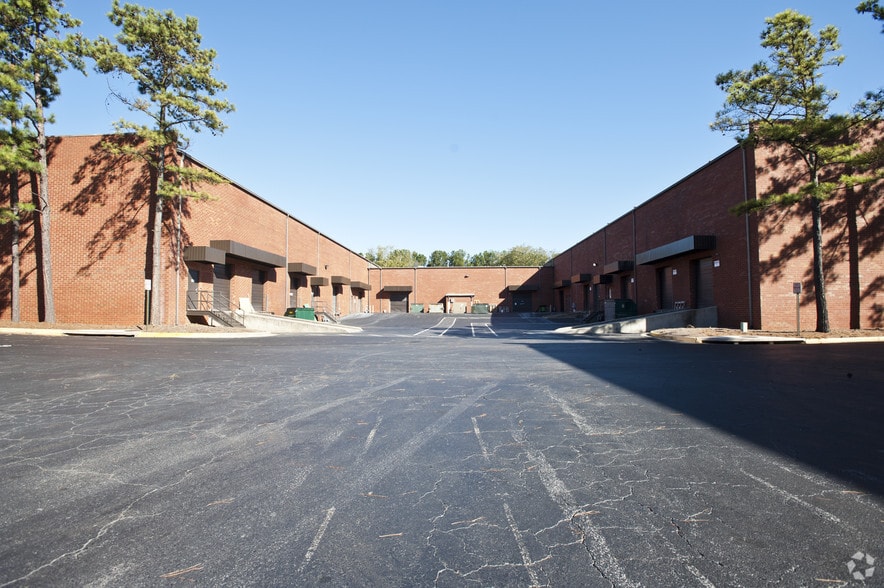 More Photos Of 150 Hembree Park Dr, Roswell Unknown For Lease