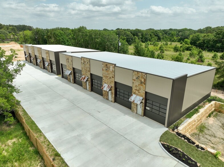 More Photos Of 17214 Huffmeister Rd, Cypress Showroom For Sale