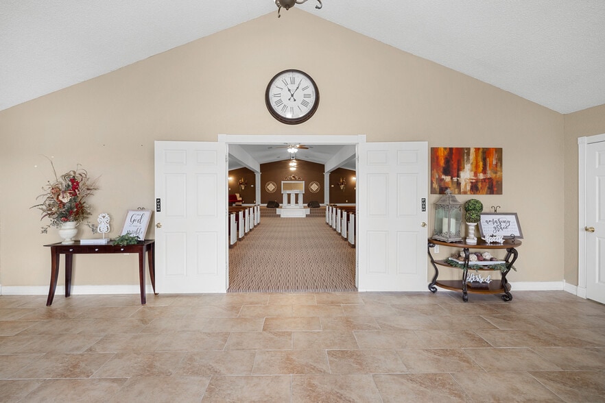More Photos Of 1306 W Cameron Ave, Rockdale Religious Facility For Sale