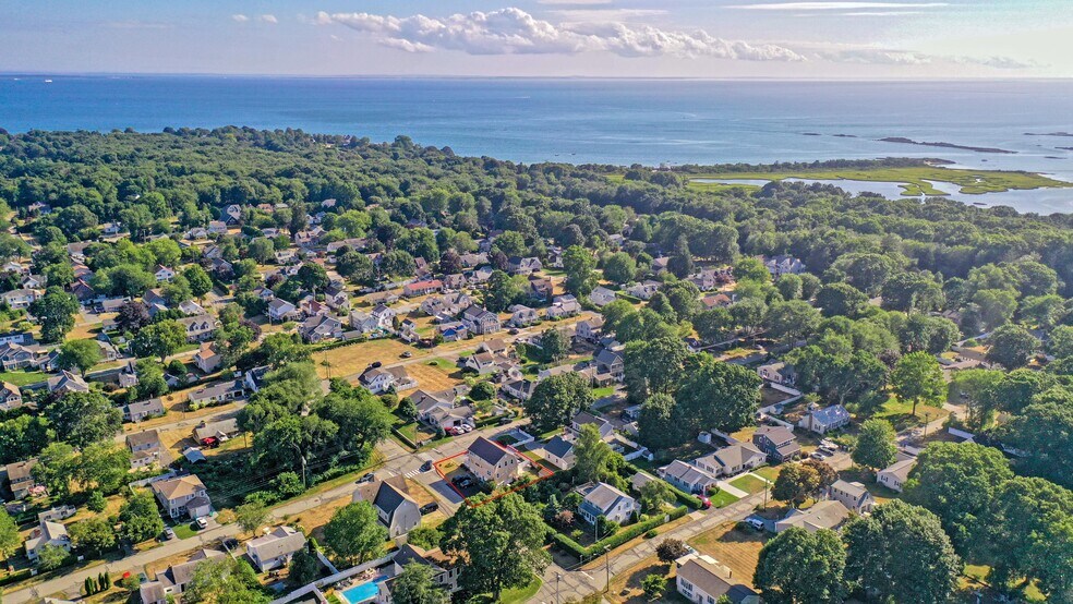 More Photos Of 35 Nehantic Dr, Niantic Storefront Retail Residential For Sale