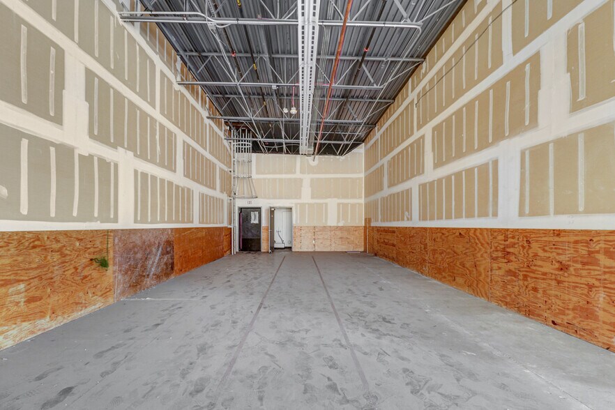 More Photos Of 1976 W Baseline Rd, Phoenix Storefront For Sale
