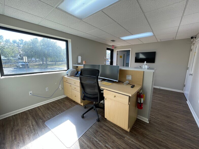 More Photos Of 4680 Lake Industrial Blvd, Tavares Warehouse For Sale