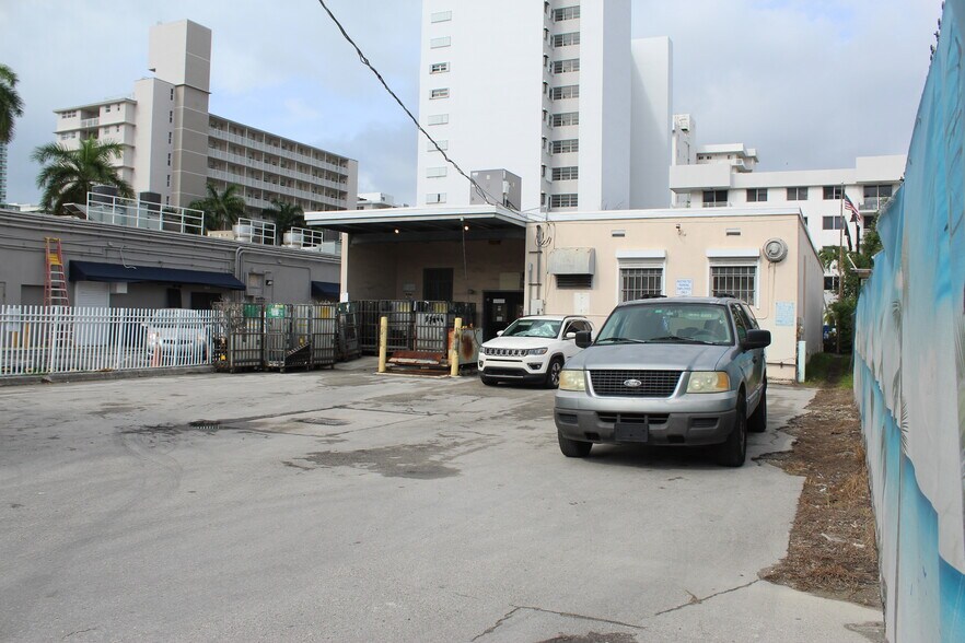 More Photos Of 1661 West Ave, Miami Beach Post Office For Sale