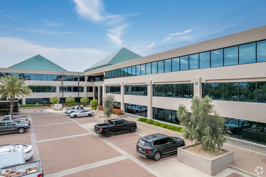 More Photos Of 8800 N Gainey Center Dr, Scottsdale Office For Lease