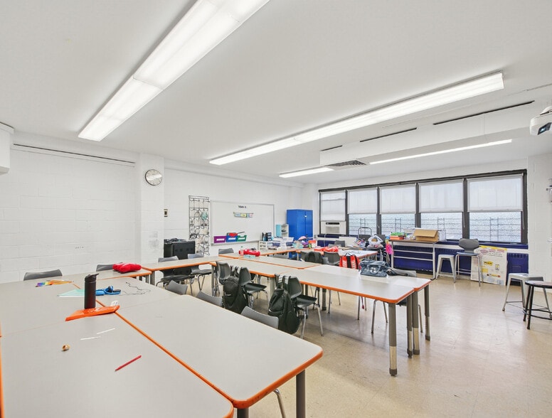 More Photos Of 124 Wadsworth Ave, New York Religious Facility For Lease