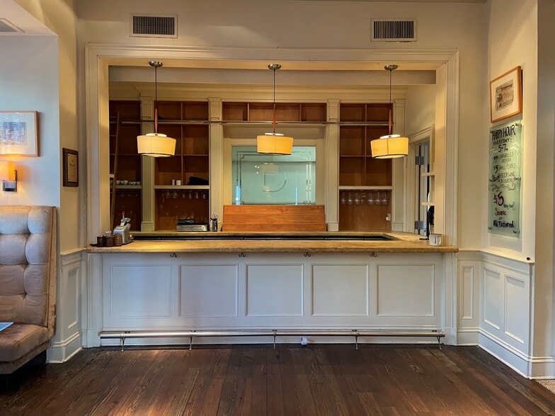 More Photos Of 1300 St Charles Ave, New Orleans Restaurant For Sale